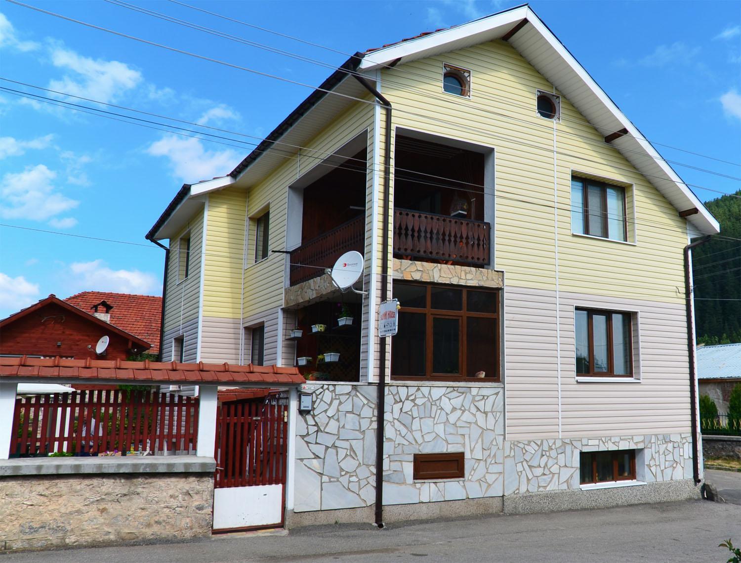 Sunny House Hotel Madzhare Exterior photo